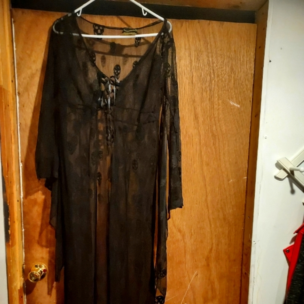 Sheer long skull print cape